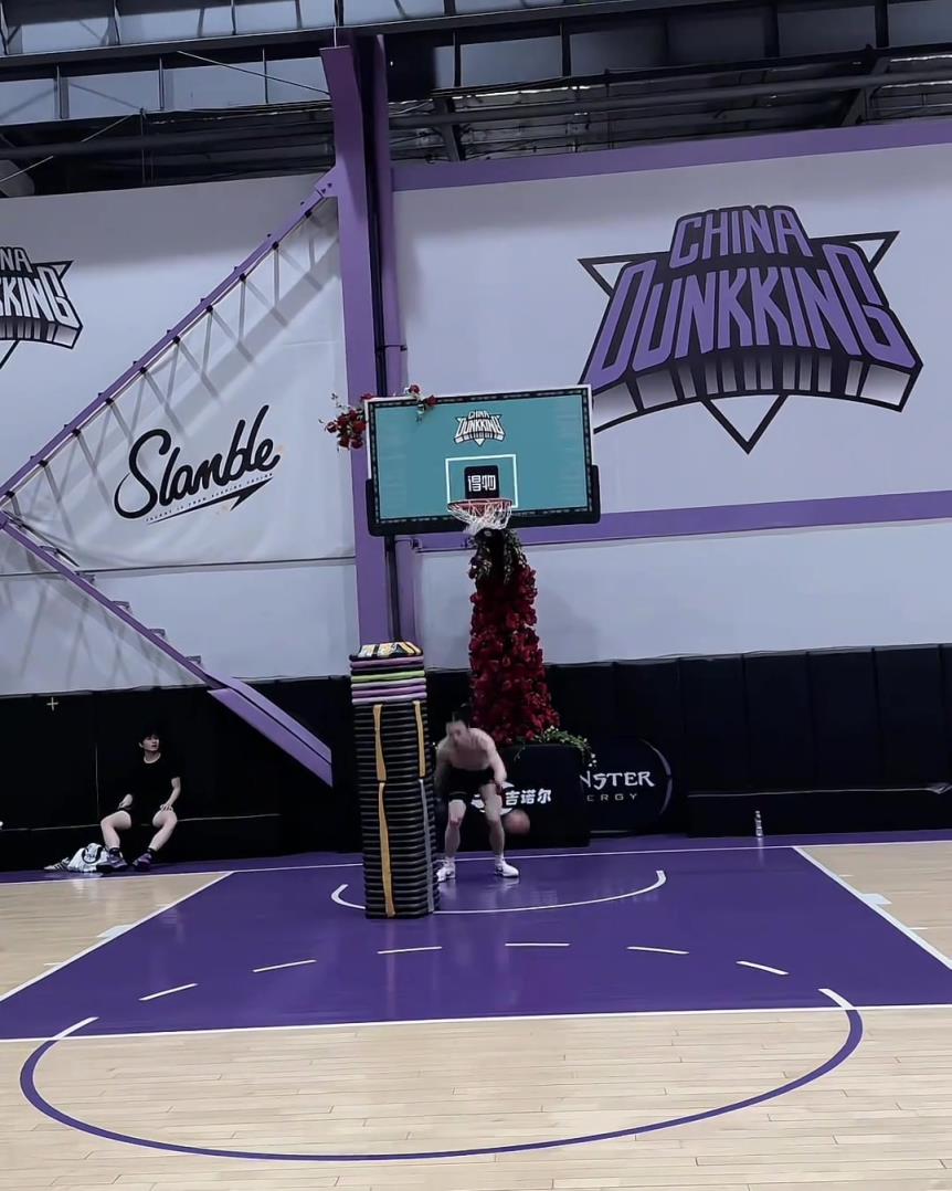 兄弟，這個摸高如何？