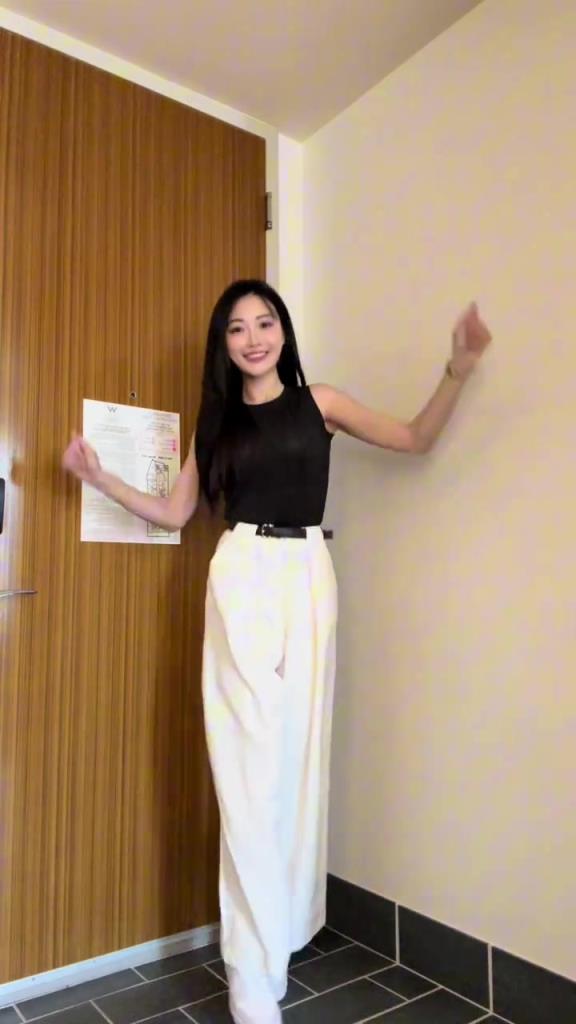 孟超曬自拍：常規(guī)賽正式收官啦，咱們季后賽見啦！