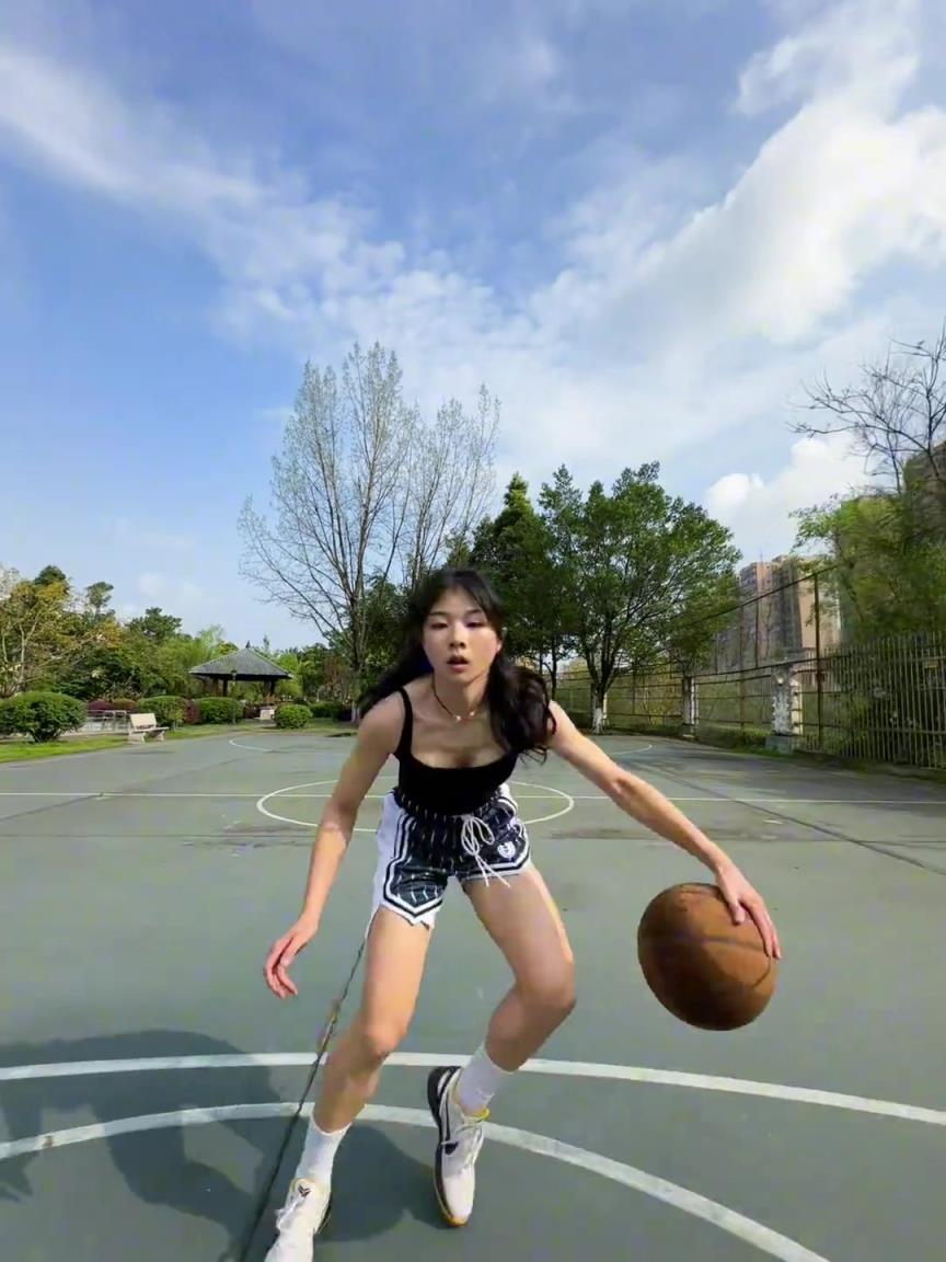 看著有點(diǎn)實(shí)力，敢背打我不？